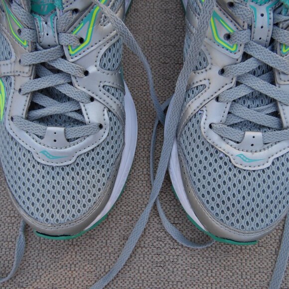 SAUCONY WOMENS SIZE 6 RUNNING SHOES - Picture 10 of 12